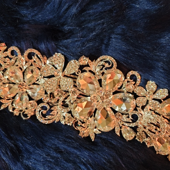 Bridal Crystal Design Headpiece - Picture 4 of 12